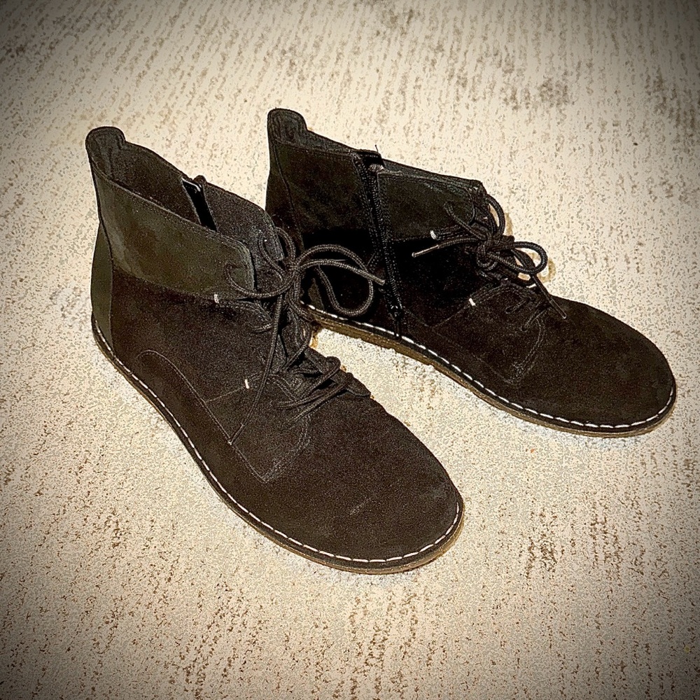 Clarks Men's Dark Blue Lace-Up Boots